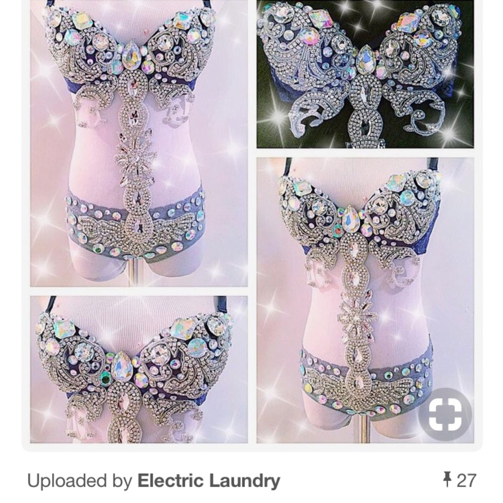 Electric Laundry outfit
